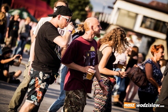 Zdjęcie w galerii na portalu naszwodzislaw.com: Kamil Bednarek na finał pierwszego dnia 14. edycji Najcieplejszego Miejsca na Ziemi wiadomości z regionu
