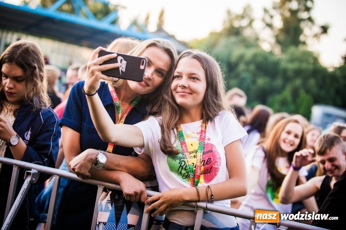 Zdjęcie w galerii na portalu naszwodzislaw.com: Kamil Bednarek na finał pierwszego dnia 14. edycji Najcieplejszego Miejsca na Ziemi wiadomości z regionu
