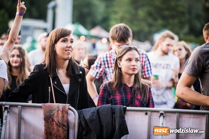 Zdjęcie w galerii na portalu naszwodzislaw.com: Kamil Bednarek na finał pierwszego dnia 14. edycji Najcieplejszego Miejsca na Ziemi wiadomości z regionu