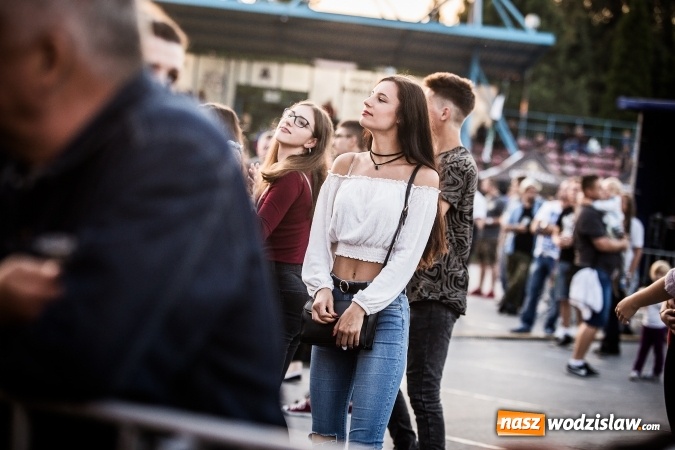 Zdjęcie w galerii na portalu naszwodzislaw.com: Kamil Bednarek na finał pierwszego dnia 14. edycji Najcieplejszego Miejsca na Ziemi wiadomości z regionu