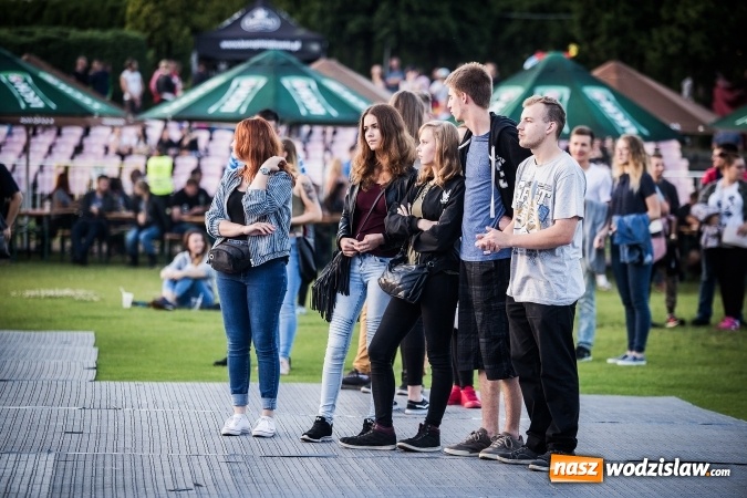 Zdjęcie w galerii na portalu naszwodzislaw.com: Kamil Bednarek na finał pierwszego dnia 14. edycji Najcieplejszego Miejsca na Ziemi wiadomości z regionu
