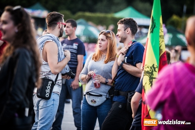 Zdjęcie w galerii na portalu naszwodzislaw.com: Kamil Bednarek na finał pierwszego dnia 14. edycji Najcieplejszego Miejsca na Ziemi wiadomości z regionu
