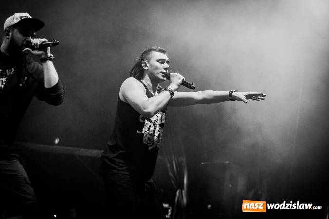 Zdjęcie w galerii na portalu naszwodzislaw.com: Kamil Bednarek na finał pierwszego dnia 14. edycji Najcieplejszego Miejsca na Ziemi wiadomości z regionu