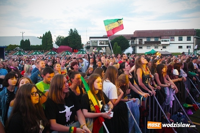 Zdjęcie w galerii na portalu naszwodzislaw.com: Kamil Bednarek na finał pierwszego dnia 14. edycji Najcieplejszego Miejsca na Ziemi wiadomości z regionu