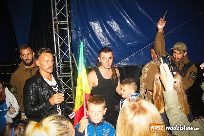 Zdjęcie w galerii na portalu naszwodzislaw.com: Kamil Bednarek na finał pierwszego dnia 14. edycji Najcieplejszego Miejsca na Ziemi wiadomości z regionu