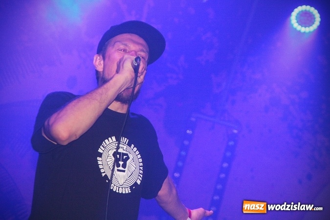 Zdjęcie w galerii na portalu naszwodzislaw.com: Kamil Bednarek na finał pierwszego dnia 14. edycji Najcieplejszego Miejsca na Ziemi wiadomości z regionu
