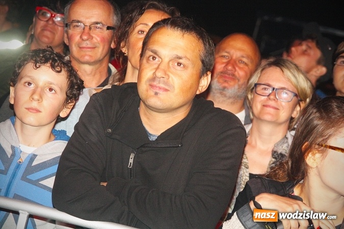 Zdjęcie w galerii na portalu naszwodzislaw.com: Kamil Bednarek na finał pierwszego dnia 14. edycji Najcieplejszego Miejsca na Ziemi wiadomości z regionu