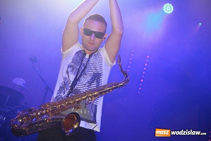 Zdjęcie w galerii na portalu naszwodzislaw.com: Najcieplejsze Miejsce na Ziemi. Muzyka reggae na dwa dni zawładnęła miastem. FOTORELACJA wiadomości z regionu