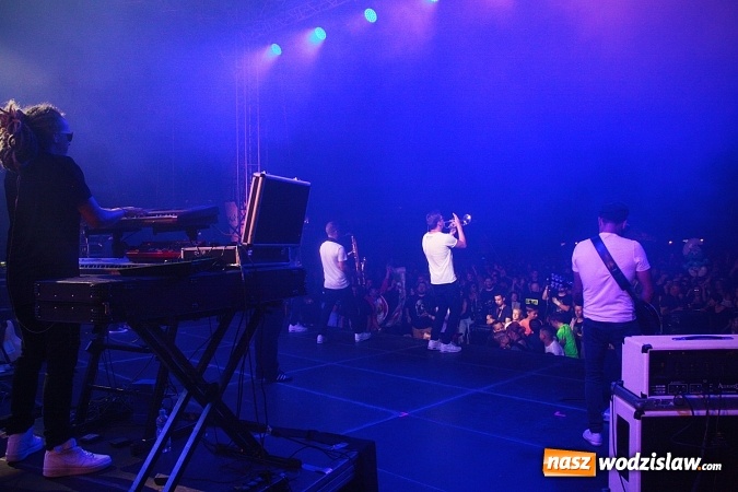 Zdjęcie w galerii na portalu naszwodzislaw.com: Festiwal Reggae na bis! Uczestnicy wydarzenia w to miejsce nie mieli dostępu  wiadomości z regionu