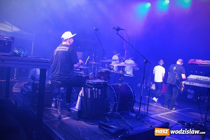 Zdjęcie w galerii na portalu naszwodzislaw.com: Festiwal Reggae na bis! Uczestnicy wydarzenia w to miejsce nie mieli dostępu  wiadomości z regionu