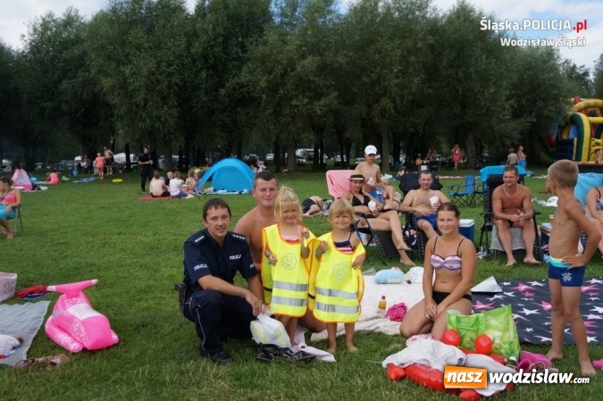 Zdjęcie w galerii na portalu naszwodzislaw.com: Spotkanie policjant&oacute;w z dziećmi w ramach akcji 