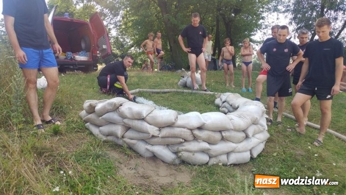 Zdjęcie w galerii na portalu naszwodzislaw.com: Kręci mnie bezpieczeństwo nad wodą. Wodzisławscy strażacy w Bukowie  wiadomości z regionu