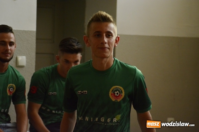 Zdjęcie w galerii na portalu naszwodzislaw.com: Antoni Piechniczek na prezentacji Unii Turza Śląska. FOTORELACJA  wiadomości z regionu