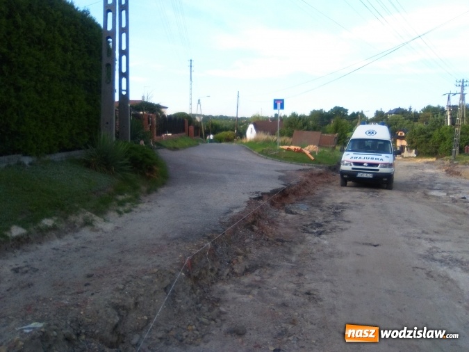 Zdjęcie w galerii na portalu naszwodzislaw.com: Karetka ani straż pożarna nie dojadą! Czytelnik alarmuje w sprawie ulicy Kokoszyckiej wiadomości z regionu