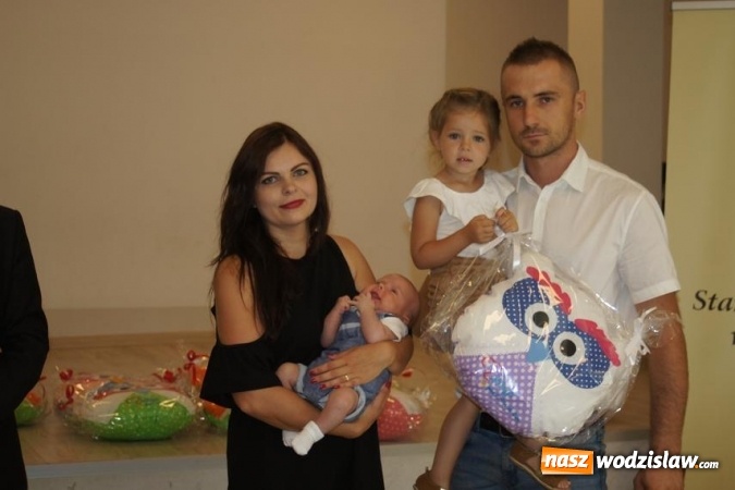 Zdjęcie w galerii na portalu naszwodzislaw.com: Najmłodsi mieszkańcy Gminy Mszana z promocyjnymi maskotkami  wiadomości z regionu