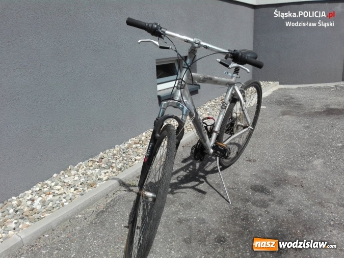 Zdjęcie w galerii na portalu naszwodzislaw.com: Przyjechał swoim, a odjechał innym. Policjanci poszukują sprawcy kradzieży roweru wiadomości z regionu