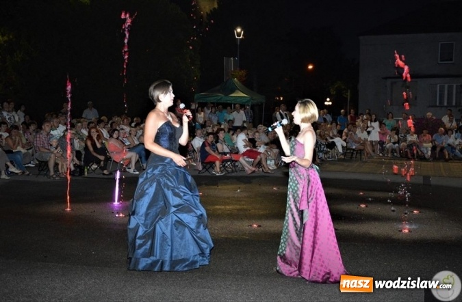 Zdjęcie w galerii na portalu naszwodzislaw.com: Opera przy fontannie przyciągnęła tłumy wiadomości z regionu