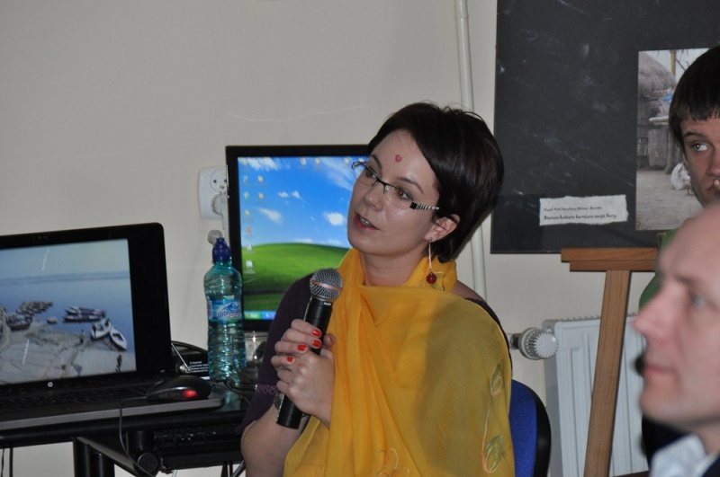 Zdjęcie w galerii na portalu naszwodzislaw.com: Kobiety i dzieci Orientu  wiadomości z regionu