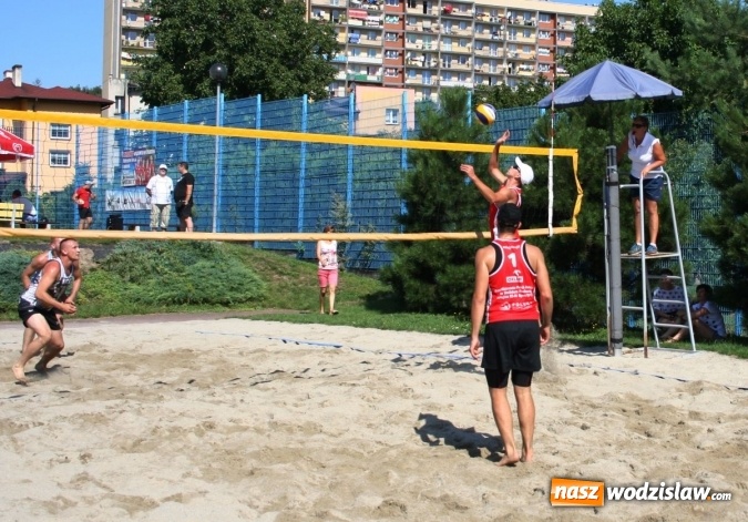 Zdjęcie w galerii na portalu naszwodzislaw.com: Grand Prix Starosty Wodzisławskiego w siatkówce plażowej - wyniki turnieju open wiadomości z regionu