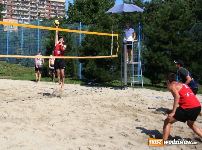 Zdjęcie w galerii na portalu naszwodzislaw.com: Grand Prix Starosty Wodzisławskiego w siatkówce plażowej - wyniki turnieju open wiadomości z regionu