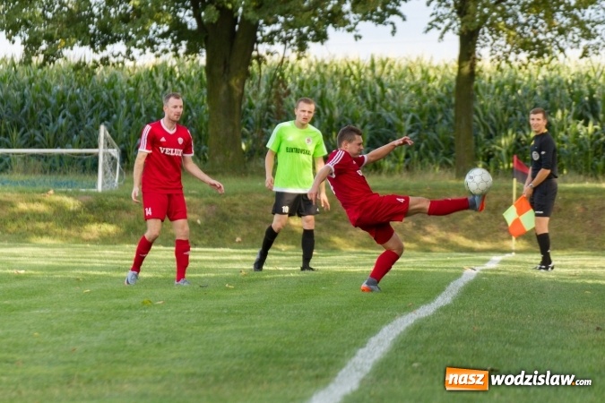 Zdjęcie w galerii na portalu naszwodzislaw.com: Gol w ostatniej minucie spotkania. Przyszłość Rogów z wygraną  wiadomości z regionu