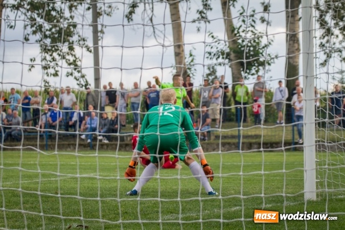 Zdjęcie w galerii na portalu naszwodzislaw.com: Gol w ostatniej minucie spotkania. Przyszłość Rogów z wygraną  wiadomości z regionu