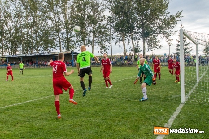 Zdjęcie w galerii na portalu naszwodzislaw.com: Gol w ostatniej minucie spotkania. Przyszłość Rogów z wygraną  wiadomości z regionu
