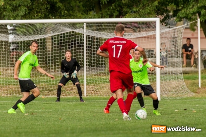 Zdjęcie w galerii na portalu naszwodzislaw.com: Gol w ostatniej minucie spotkania. Przyszłość Rogów z wygraną  wiadomości z regionu