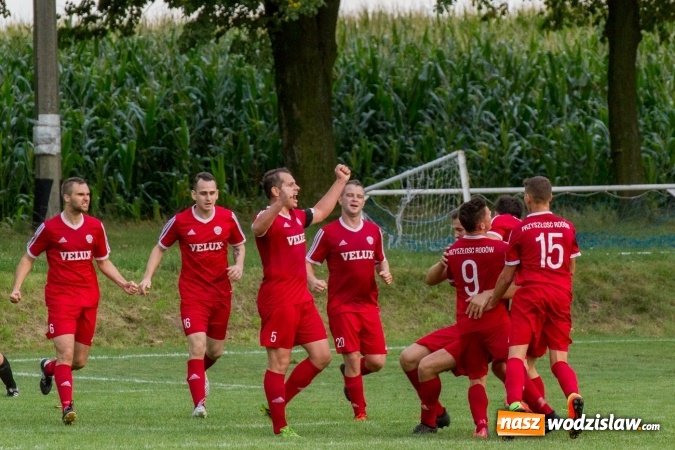Zdjęcie w galerii na portalu naszwodzislaw.com: Gol w ostatniej minucie spotkania. Przyszłość Rogów z wygraną  wiadomości z regionu