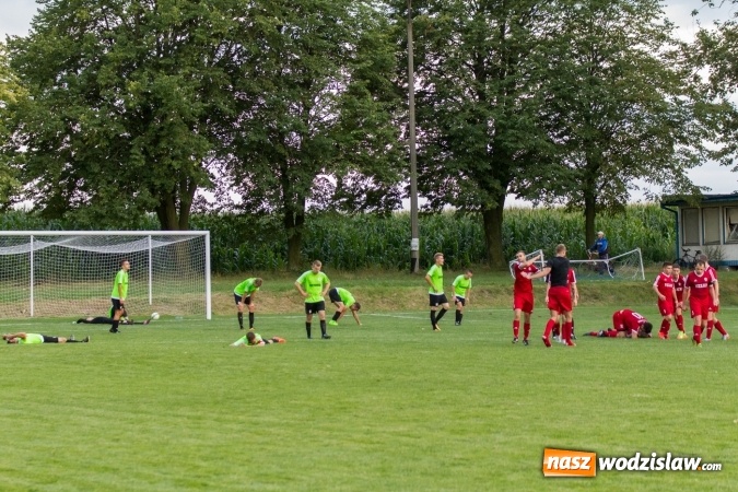 Zdjęcie w galerii na portalu naszwodzislaw.com: Gol w ostatniej minucie spotkania. Przyszłość Rogów z wygraną  wiadomości z regionu