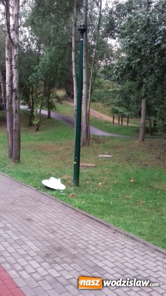 Zdjęcie w galerii na portalu naszwodzislaw.com: Wandale w Rodzinnym Parku Rozrywki. Odnotowano kolejne zniszczenia  wiadomości z regionu