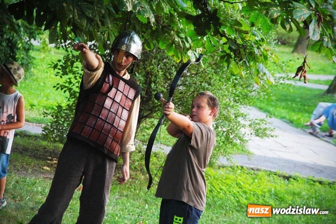 Zdjęcie w galerii na portalu naszwodzislaw.com: Dramat o żądzy władzy i złu. W wodzisławskim parku wystawili Balladynę  wiadomości z regionu