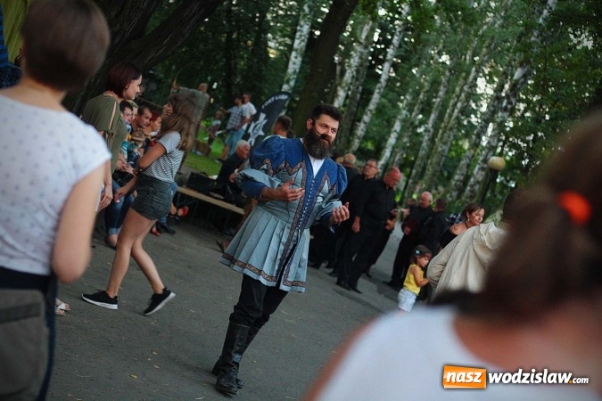 Zdjęcie w galerii na portalu naszwodzislaw.com: Dramat o żądzy władzy i złu. W wodzisławskim parku wystawili Balladynę  wiadomości z regionu