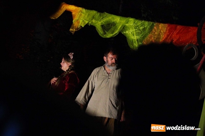 Zdjęcie w galerii na portalu naszwodzislaw.com: Dramat o żądzy władzy i złu. W wodzisławskim parku wystawili Balladynę  wiadomości z regionu