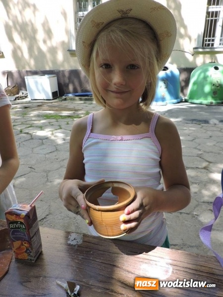 Zdjęcie w galerii na portalu naszwodzislaw.com: Odkrywali skarby w parku miejskim  wiadomości z regionu