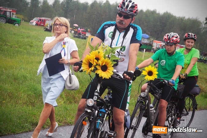 Zdjęcie w galerii na portalu naszwodzislaw.com: Maraton dożynkowy rozpoczęty. Godów na pierwszy ogień  wiadomości z regionu