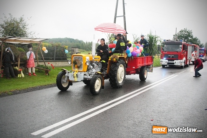 Zdjęcie w galerii na portalu naszwodzislaw.com: Maraton dożynkowy rozpoczęty. Godów na pierwszy ogień  wiadomości z regionu