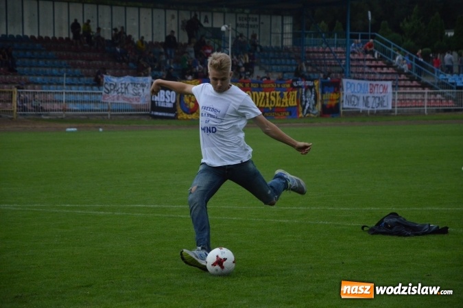 Zdjęcie w galerii na portalu naszwodzislaw.com: Remis na Bogumińskiej. Podział punktów między Odrą Wodzisław i Czyżowicami wiadomości z regionu