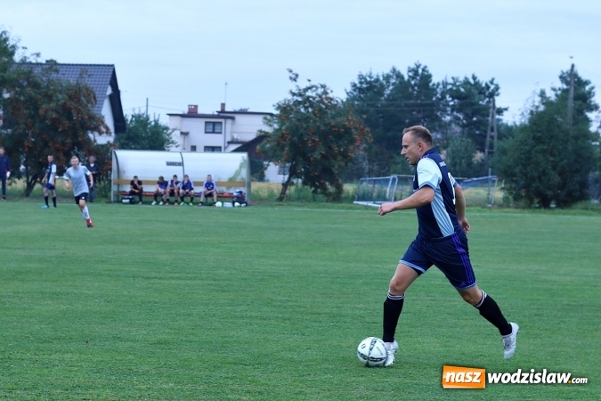 Zdjęcie w galerii na portalu naszwodzislaw.com: Samobój Krzysztofa Oślizły pogrążył skrzyszowską Gwiazdę wiadomości z regionu