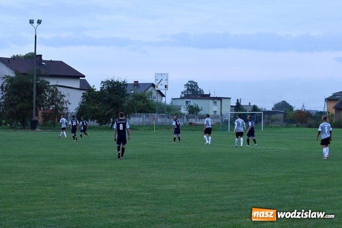 Zdjęcie w galerii na portalu naszwodzislaw.com: Samobój Krzysztofa Oślizły pogrążył skrzyszowską Gwiazdę wiadomości z regionu