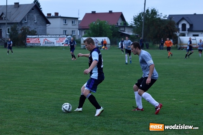 Zdjęcie w galerii na portalu naszwodzislaw.com: Samobój Krzysztofa Oślizły pogrążył skrzyszowską Gwiazdę wiadomości z regionu