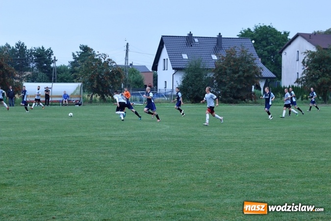 Zdjęcie w galerii na portalu naszwodzislaw.com: Samobój Krzysztofa Oślizły pogrążył skrzyszowską Gwiazdę wiadomości z regionu