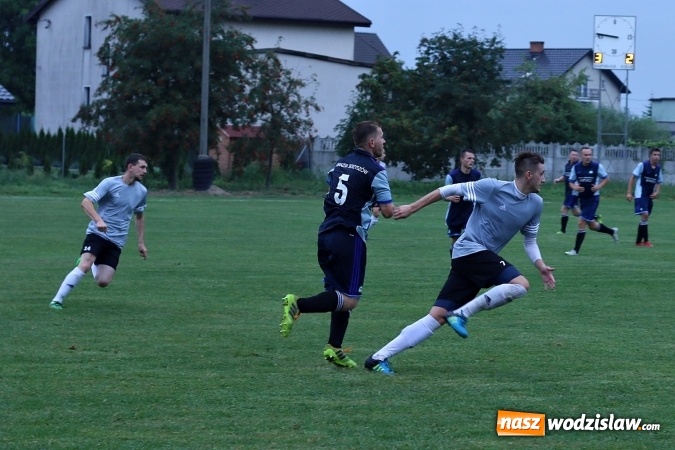 Zdjęcie w galerii na portalu naszwodzislaw.com: Samobój Krzysztofa Oślizły pogrążył skrzyszowską Gwiazdę wiadomości z regionu