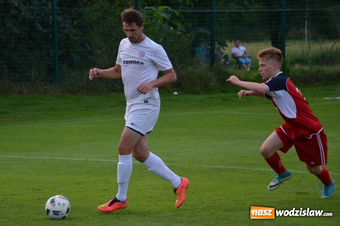 Zdjęcie w galerii na portalu naszwodzislaw.com: Mateusz Danieluk zapewnił Czyżowicom awans do ćwierćfinału Pucharu Polski wiadomości z regionu