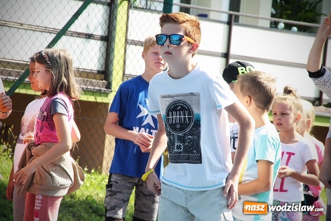 Zdjęcie w galerii na portalu naszwodzislaw.com: Artystyczne podwórko na pożegnanie wakacji  wiadomości z regionu