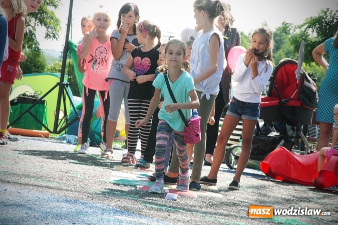 Zdjęcie w galerii na portalu naszwodzislaw.com: Artystyczne podwórko na pożegnanie wakacji  wiadomości z regionu