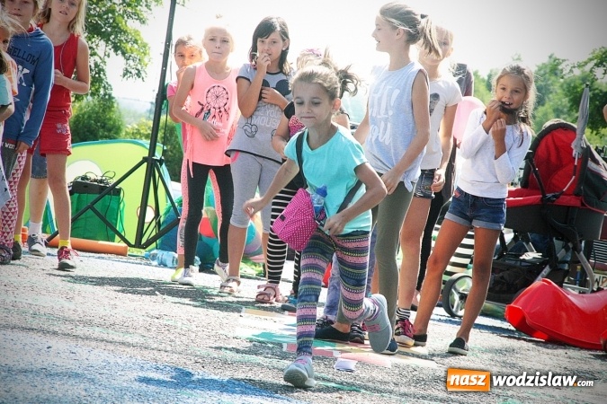 Zdjęcie w galerii na portalu naszwodzislaw.com: Artystyczne podwórko na pożegnanie wakacji  wiadomości z regionu