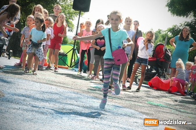 Zdjęcie w galerii na portalu naszwodzislaw.com: Artystyczne podwórko na pożegnanie wakacji  wiadomości z regionu