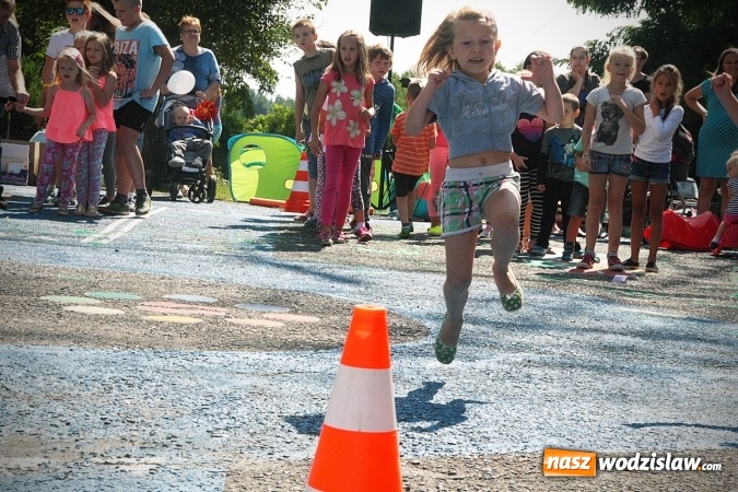 Zdjęcie w galerii na portalu naszwodzislaw.com: Artystyczne podwórko na pożegnanie wakacji  wiadomości z regionu