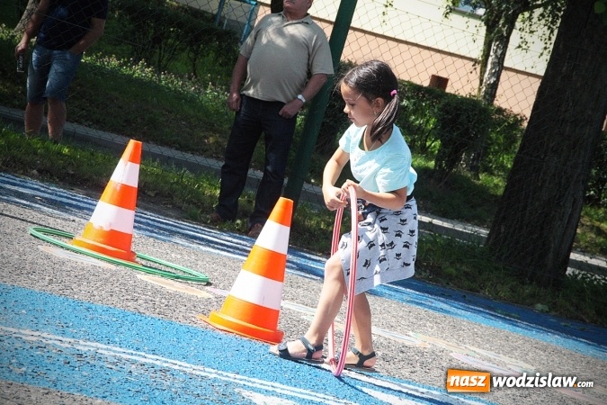 Zdjęcie w galerii na portalu naszwodzislaw.com: Artystyczne podwórko na pożegnanie wakacji  wiadomości z regionu